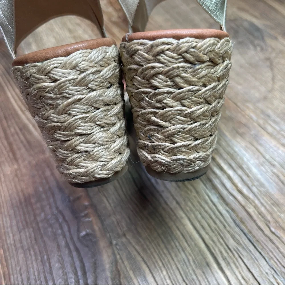 Tommy Bahama Sakura  Gold Wedge Heel Espadrilles Sandals Size 8.5